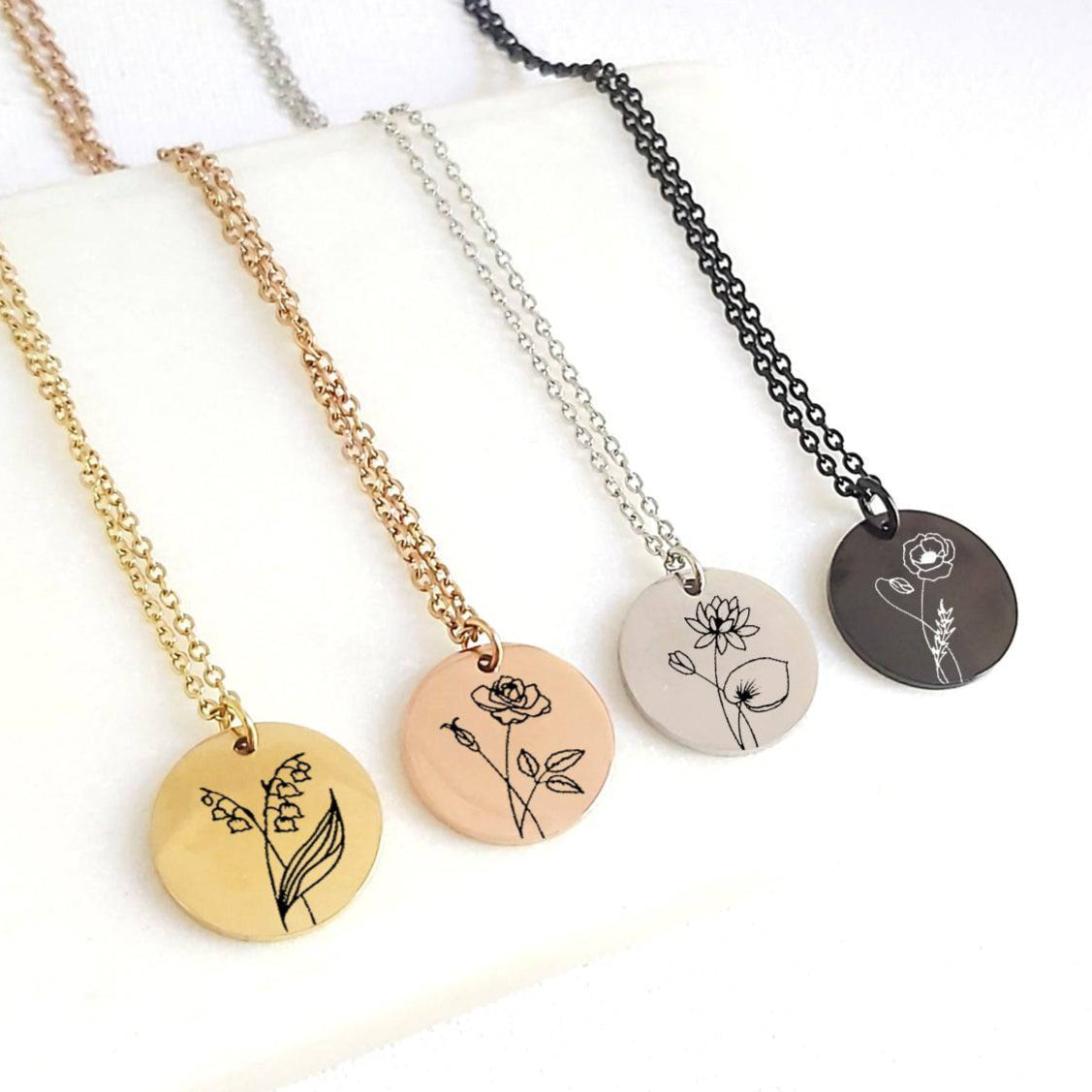 Personalized birth flower necklace with birthstone - mobimomentos