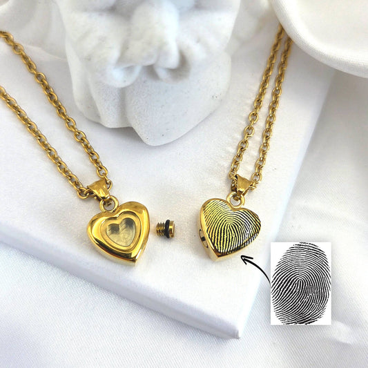 Custom thumbprint glass heart urn necklace for human ashes. - mobimomentos