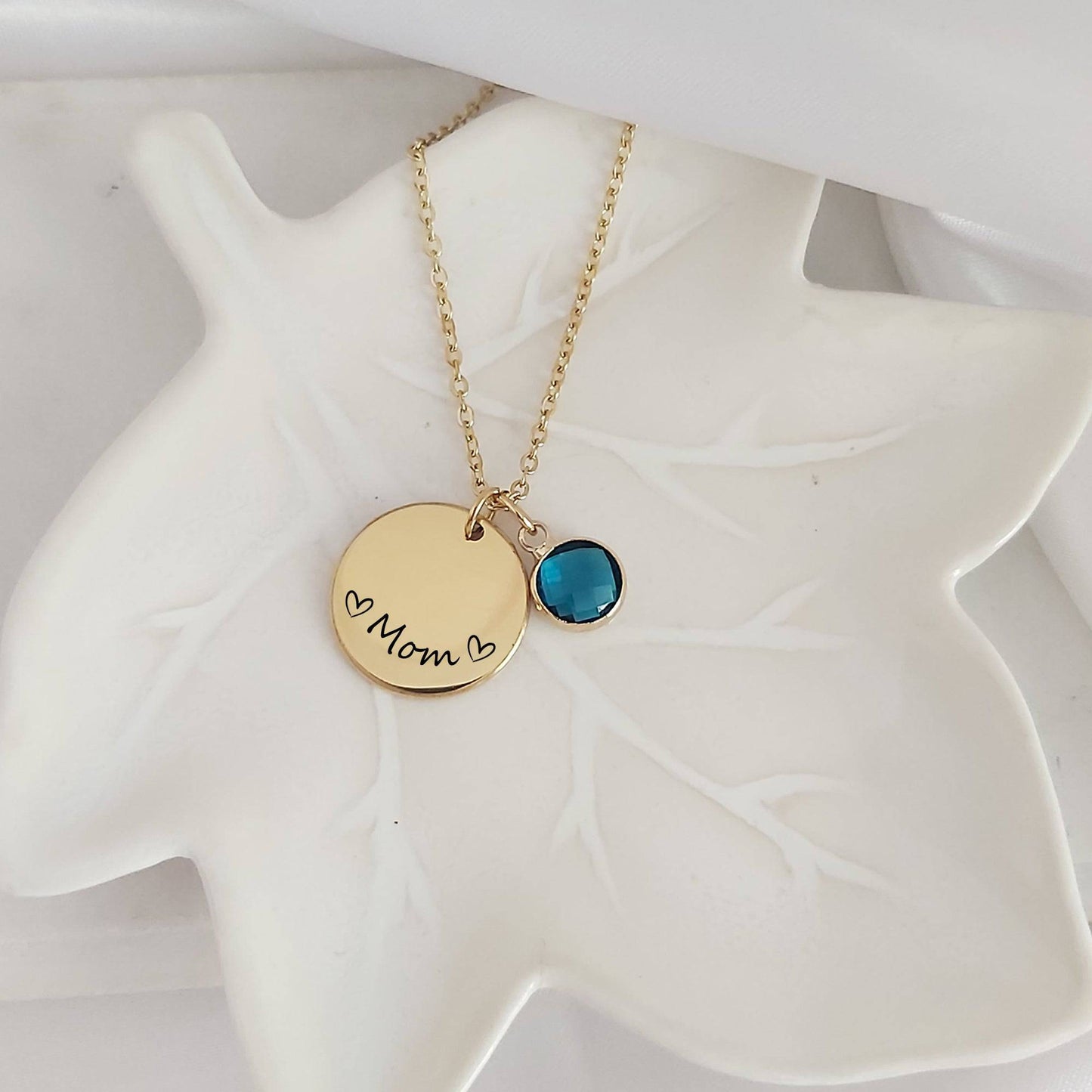 Grandma and mom necklace with kids birthstones. - mobimomentos