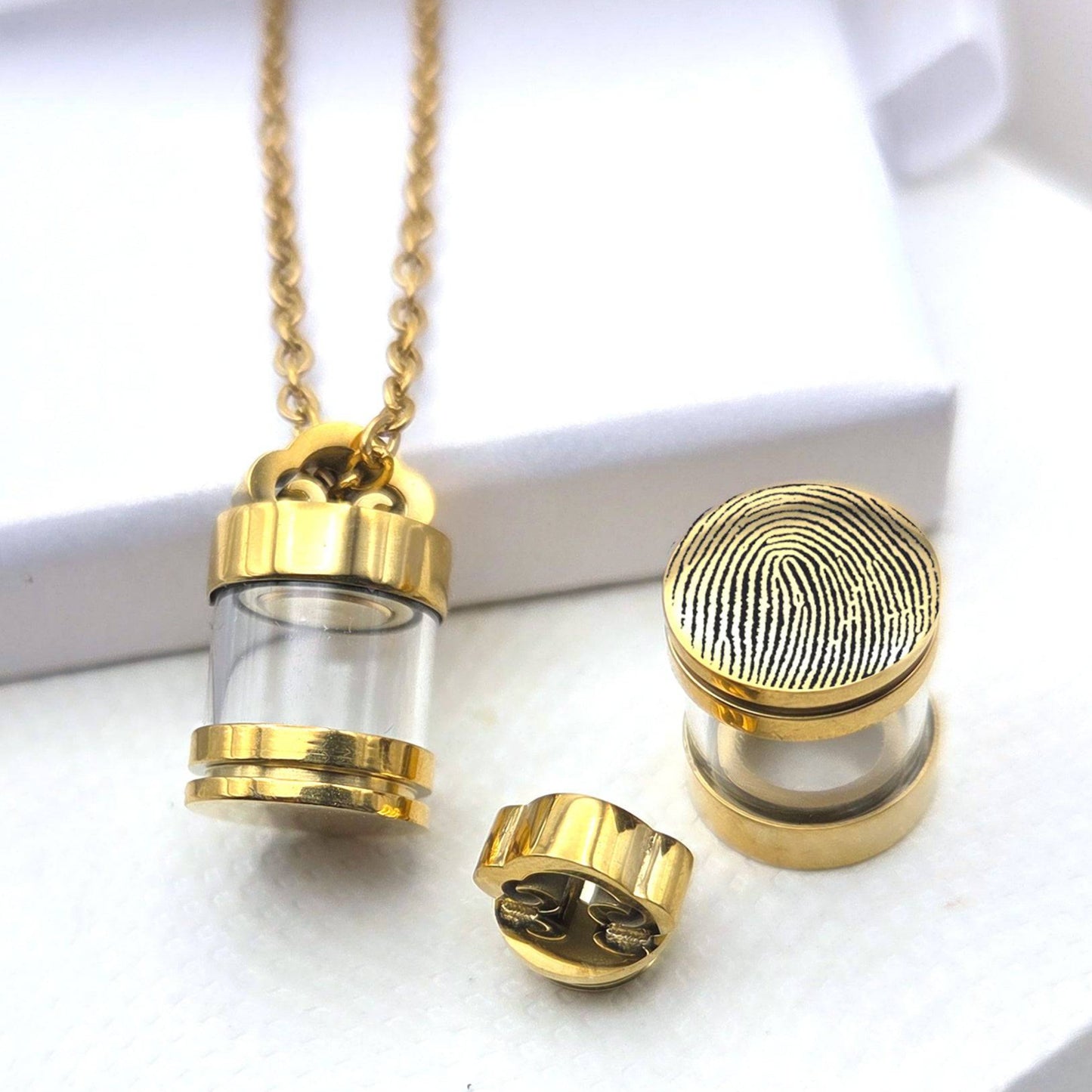 Memorial thumbprint glass urn necklace for human ashes. - mobimomentos