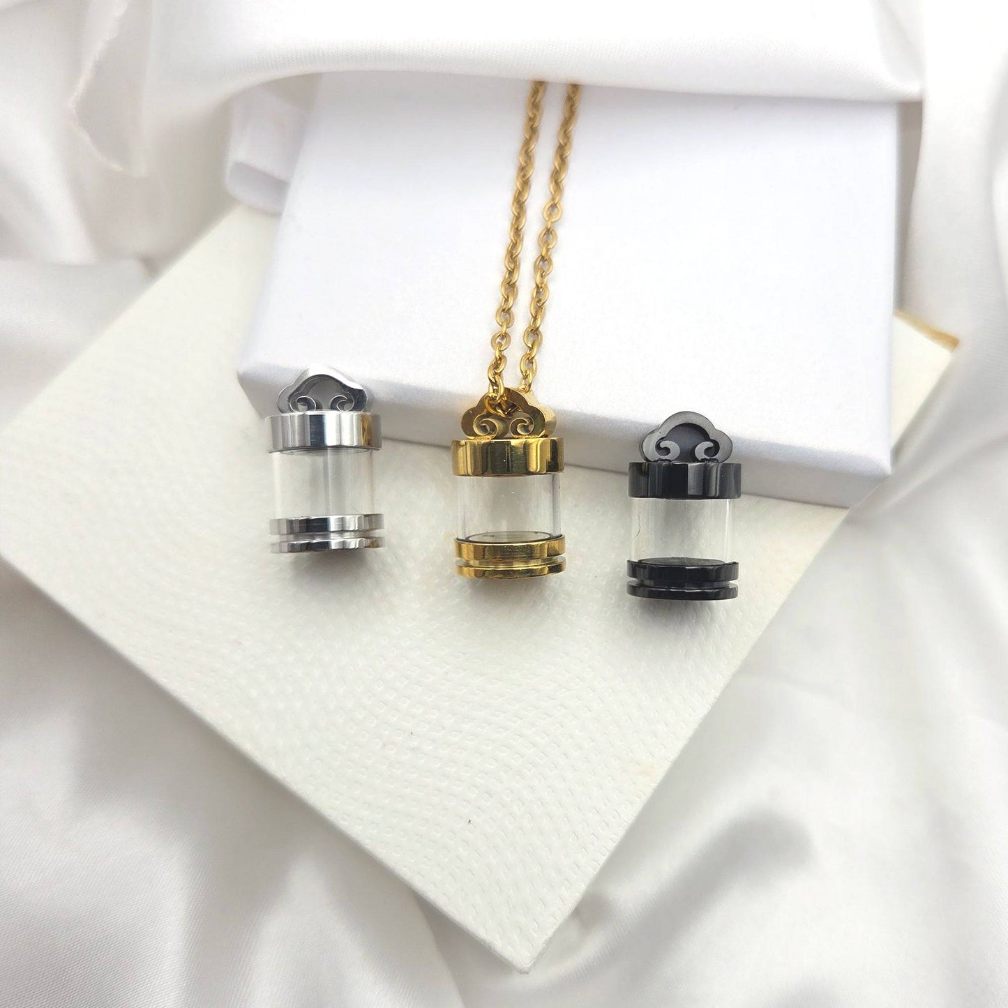 Personalized urn necklace for human ashes or hair. - mobimomentos