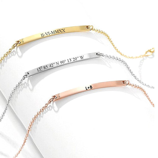 Custom engraved name bracelet for woman - mobimomentos