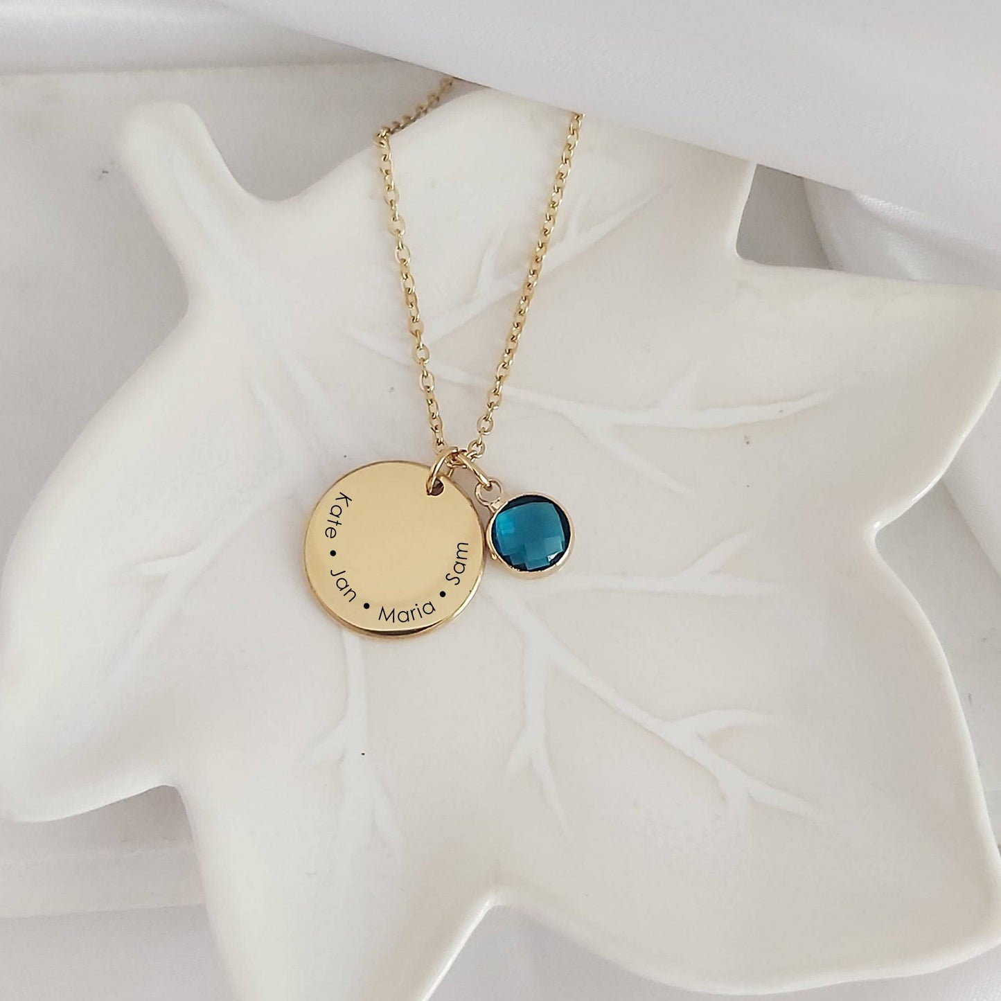 Grandma necklace with kids birthstones and names - mobimomentos