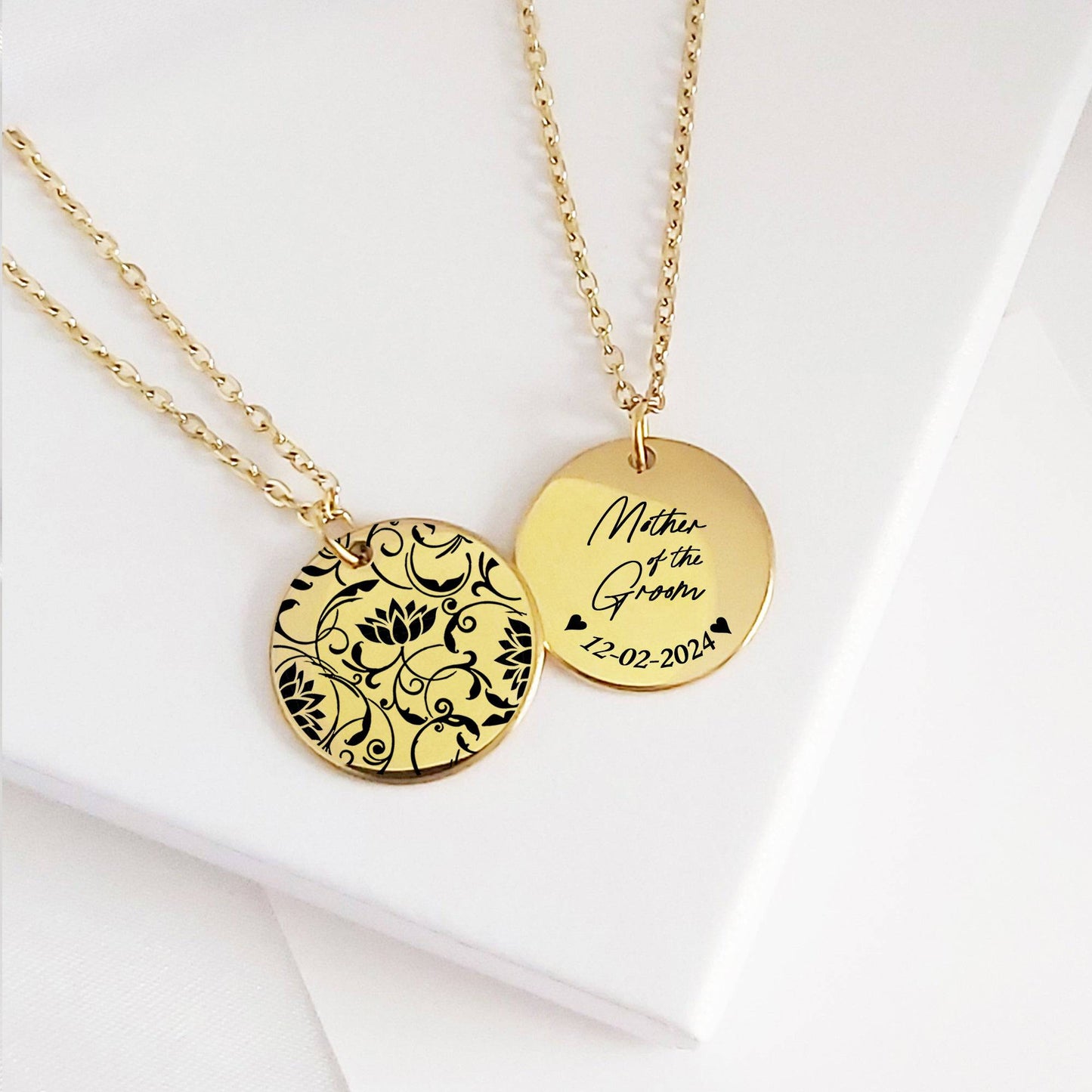 Personalized birth flower necklace for bridesmaids - mobimomentos
