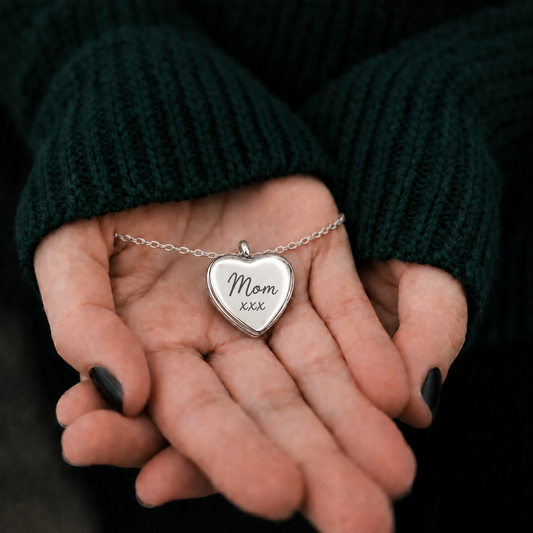 Medallón de corazón para niñas con fotos.