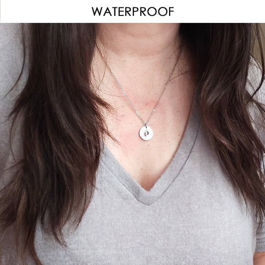Custom footprint necklace engraved with baby name - mobimomentos