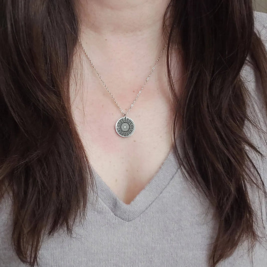 Mandala necklace for mom and grandma - mobimomentos