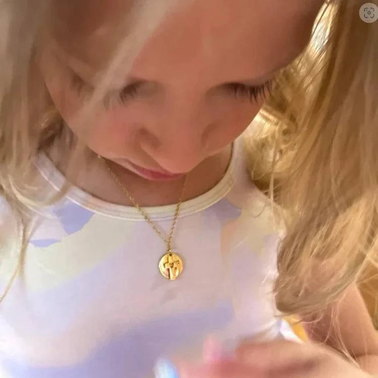 Personalized name necklace with cross for girls - mobimomentos