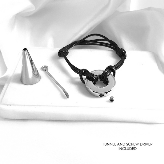 Custom engraved round urn bracelet for ashes. - mobimomentos