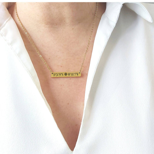 Custom coordinates bar necklace - mobimomentos