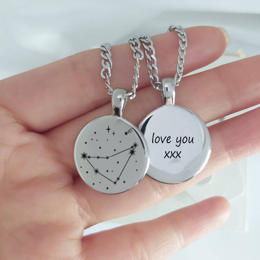 Engraved constellation necklace for men - mobimomentos