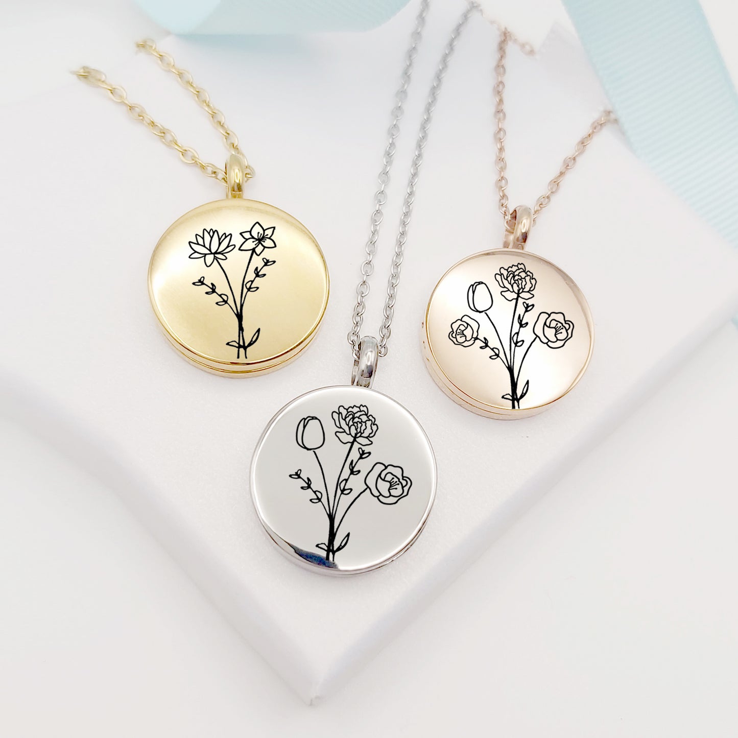 Birth flower bouquet locket with photo for mom.