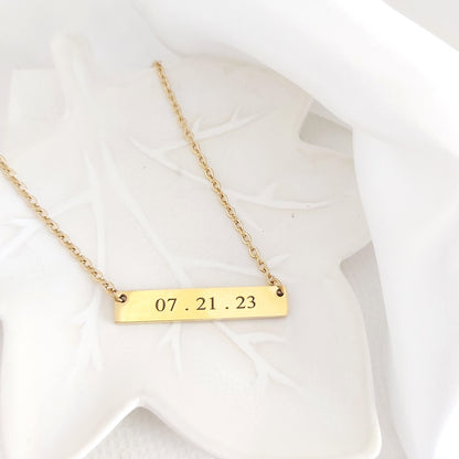 Personalized bar necklace for woman