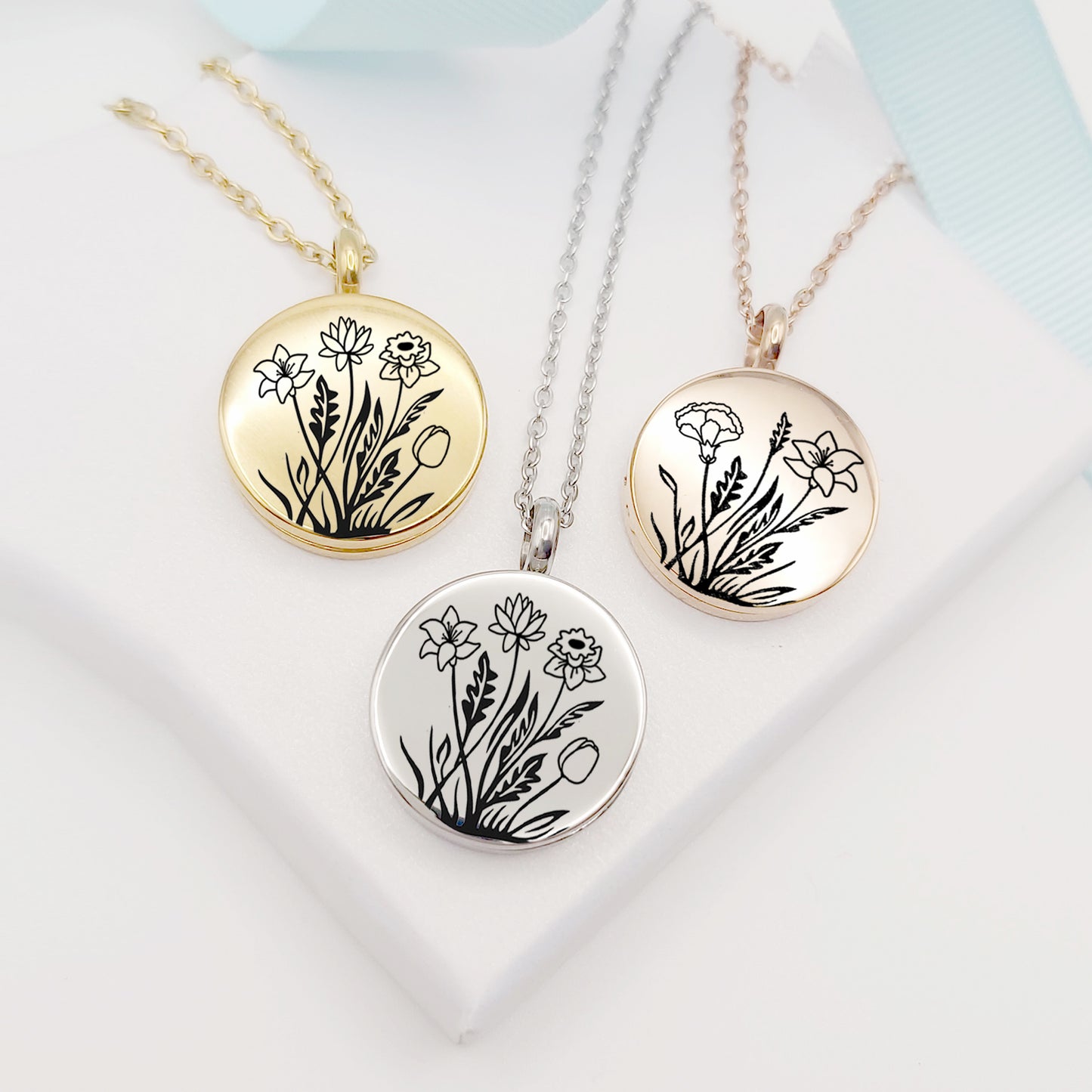 Personalized Birth flower bouquet locket with photo for woman.