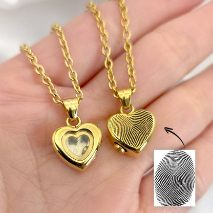 Custom thumbprint glass heart urn necklace for human ashes. - mobimomentos