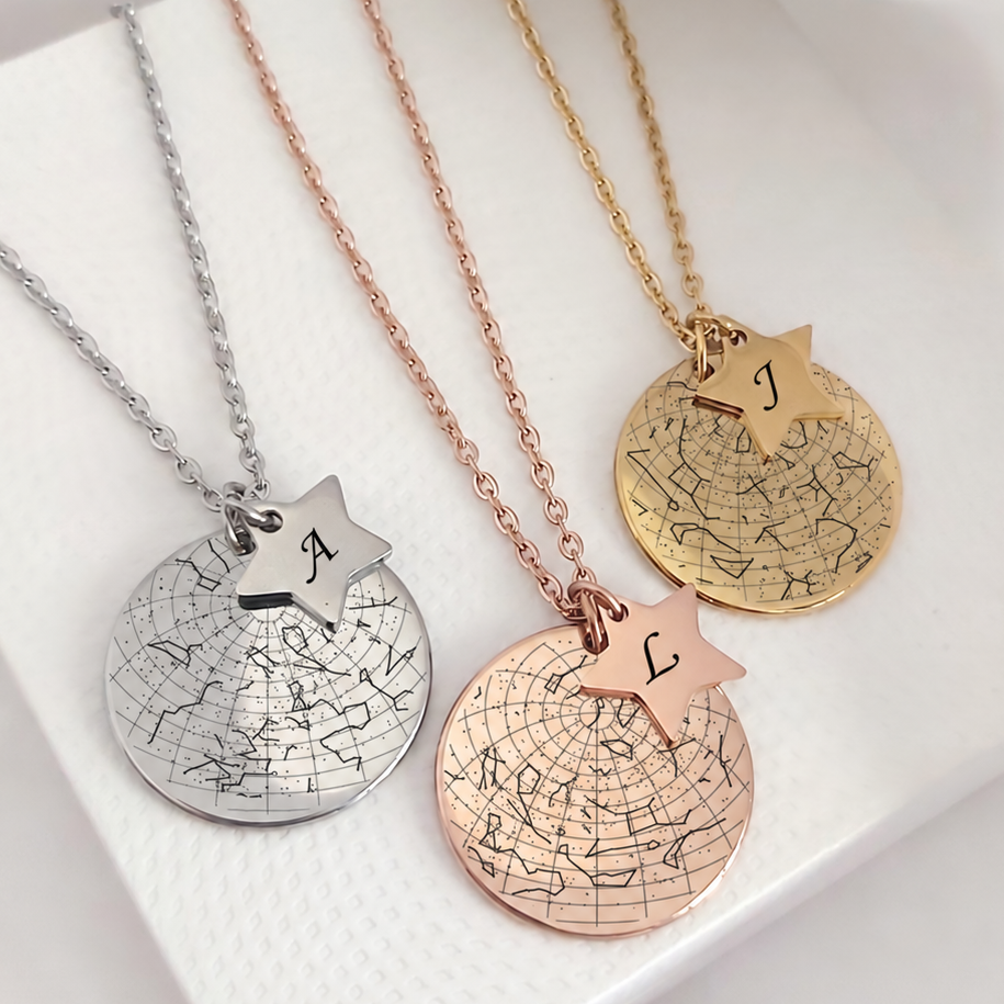 Collar de mapa estelar personalizado para ella