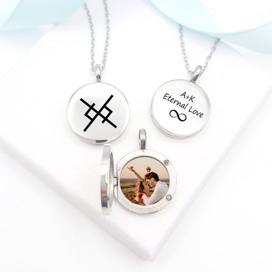Médaillon symbole d'amour viking éternel avec photo pour elle et lui.