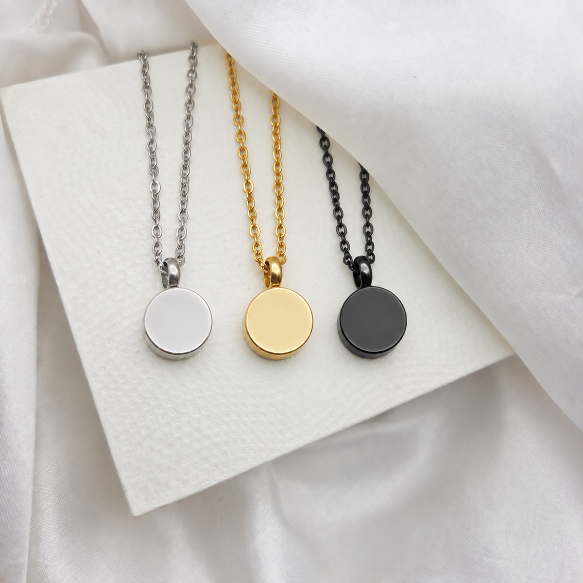 Collier urne funéraire personnalisé pour cendres humaines ou cheveux.