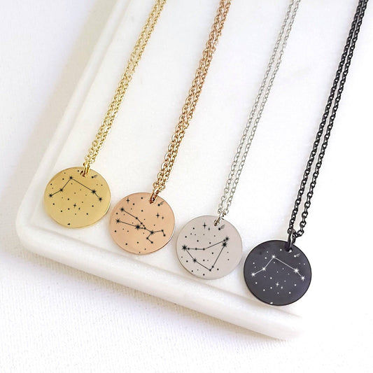 Engraved constellation necklace - mobimomentos