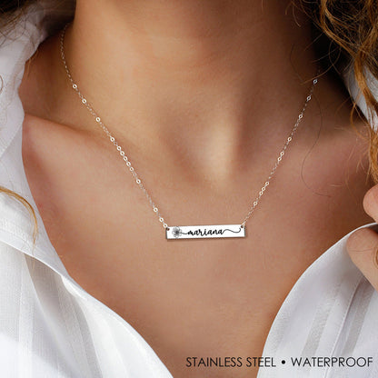 Collar personalizado con flor de nacimiento combinada.