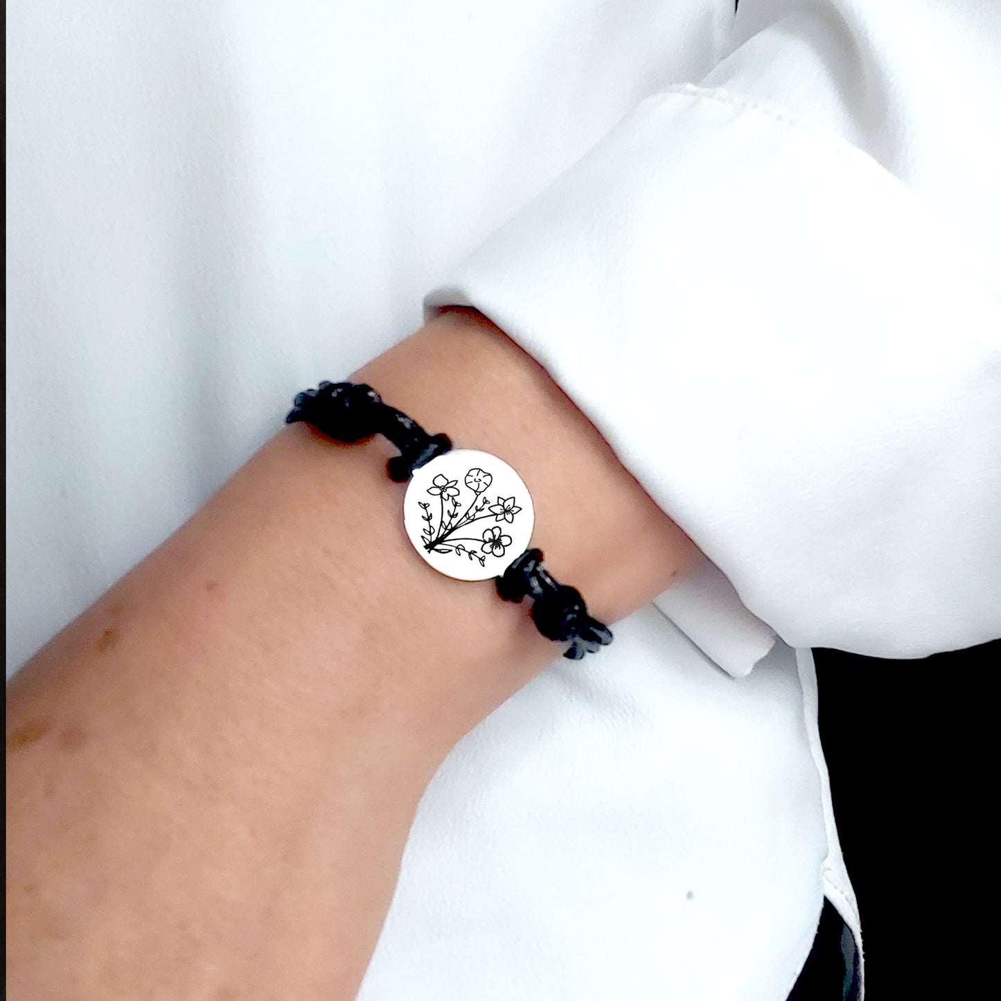 Pulsera ramo de flores de nacimiento.