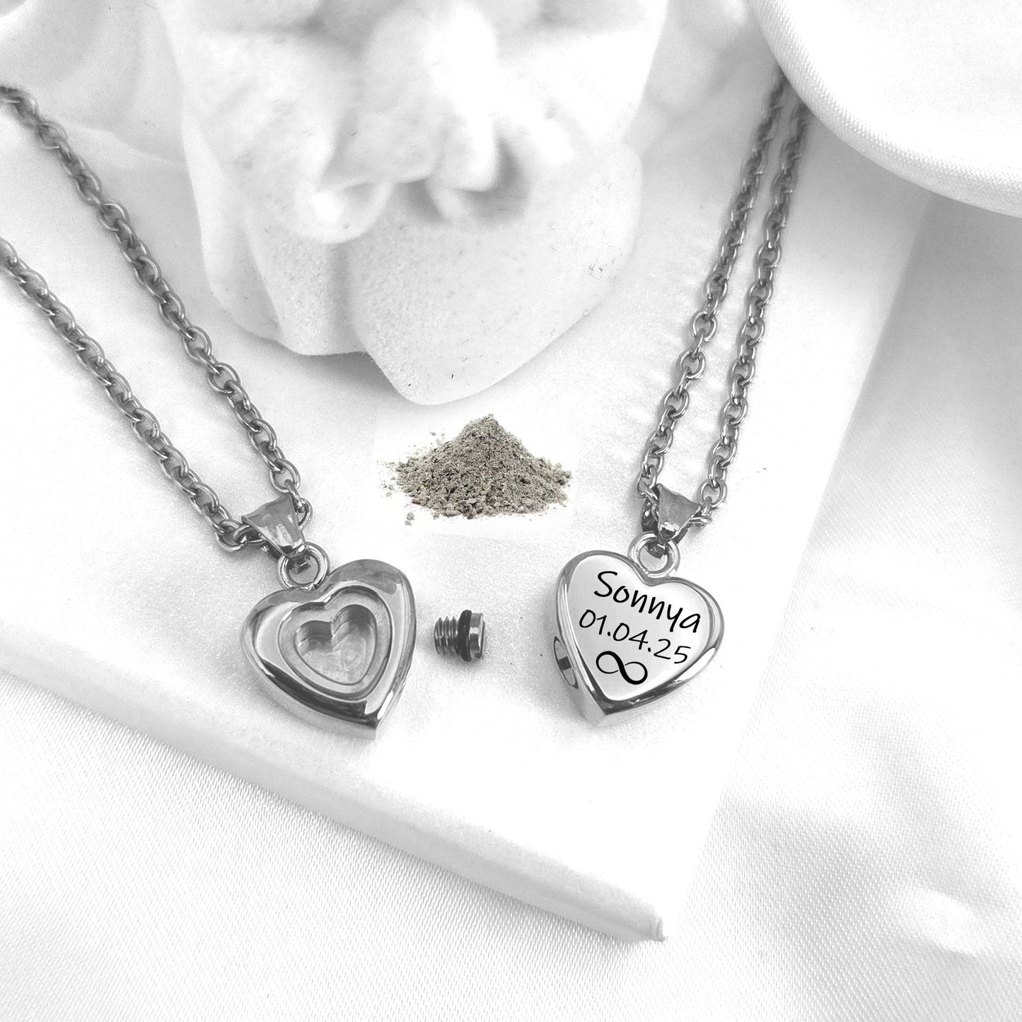 Glass cremation heart urn necklace for human ashes or hair. - mobimomentos