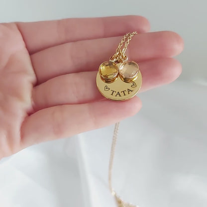 Collar de abuela y mamá con piedras de nacimiento de niños.
