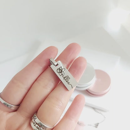 Collier de fleurs de naissance combiné personnalisé.