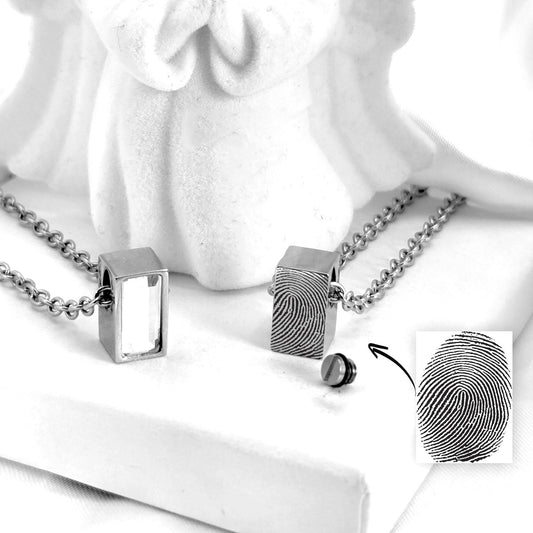 Custom thumbprint mini urn necklace for human ashes. - mobimomentos