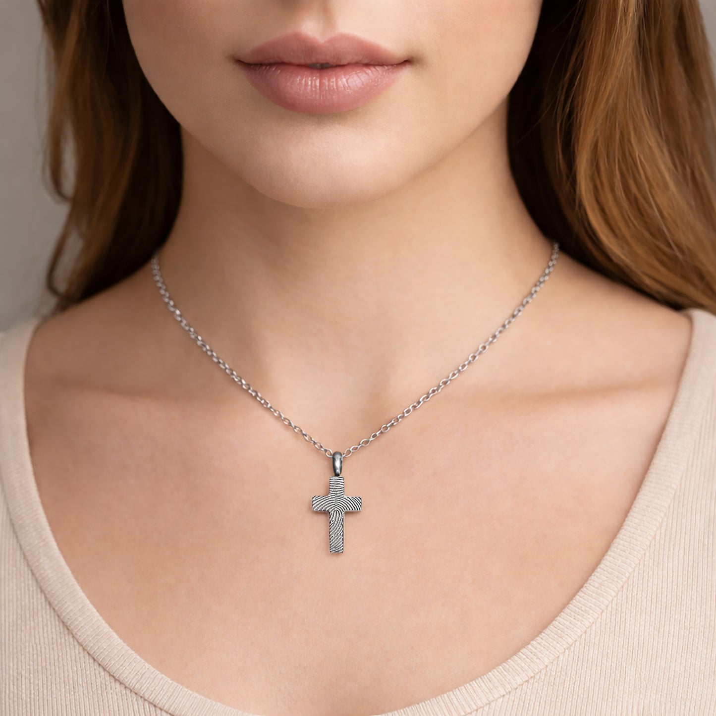 Collier d'urne personnalisé avec empreinte digitale pour cendres humaines.